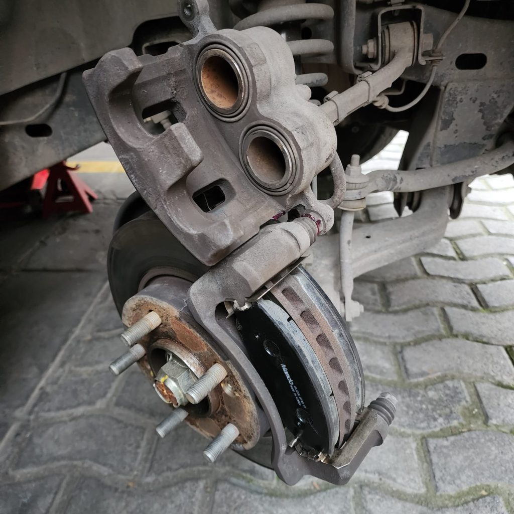 como cambiar las pastillas de freno tu mismo